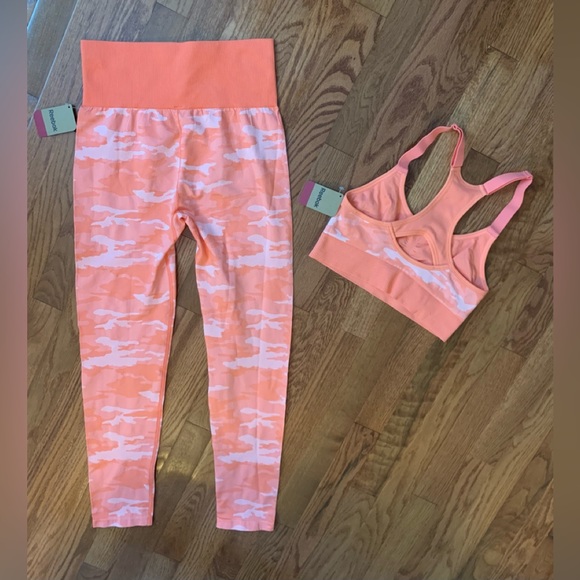 Reebok Orange / Peach Camo Leggings and Bra SET.  Sz M.   New With Tags! - Picture 2 of 9